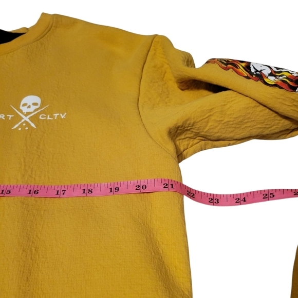 Sullen Art Collective Torched Tatoo Thermal Yellow Gold Sweatshirt Skulls Fire - Picture 6 of 13